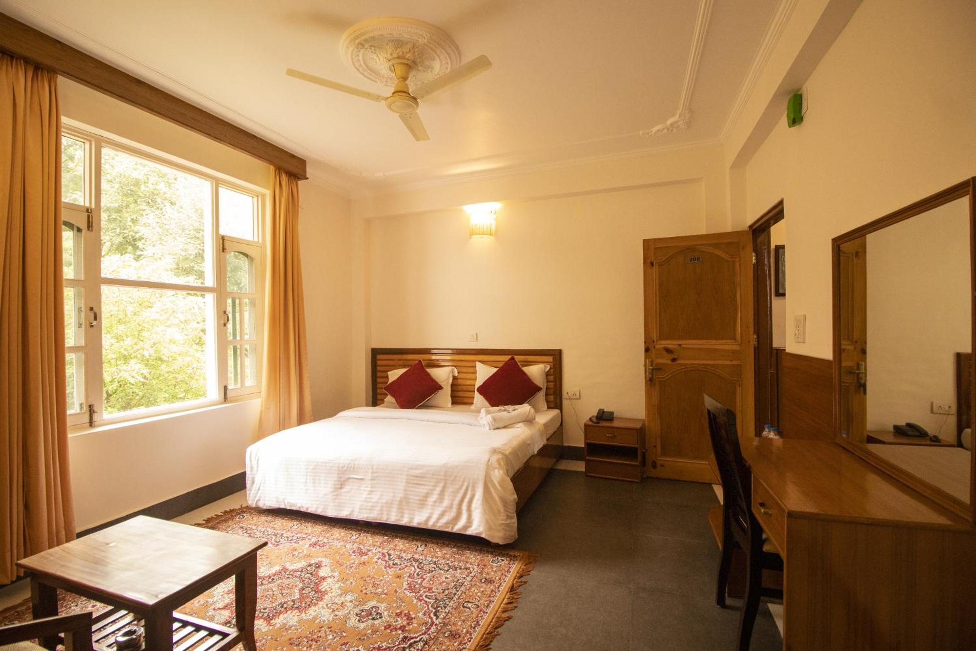 Wow Stayz2 Hotel The Lodge Dharamshala Exterior foto
